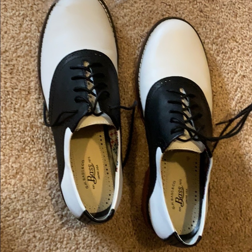 Shoes - Picture 3 of 3